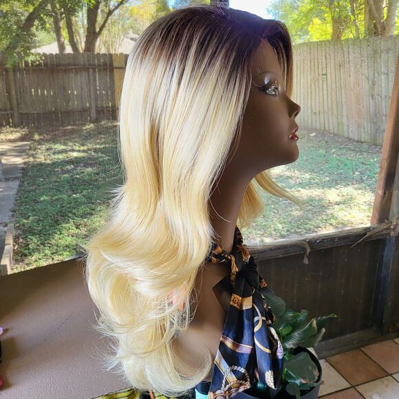 ✨ Ombre Vanessa Wig – (Nakia)16” Side Part ✨ - Picture 4 of 8
